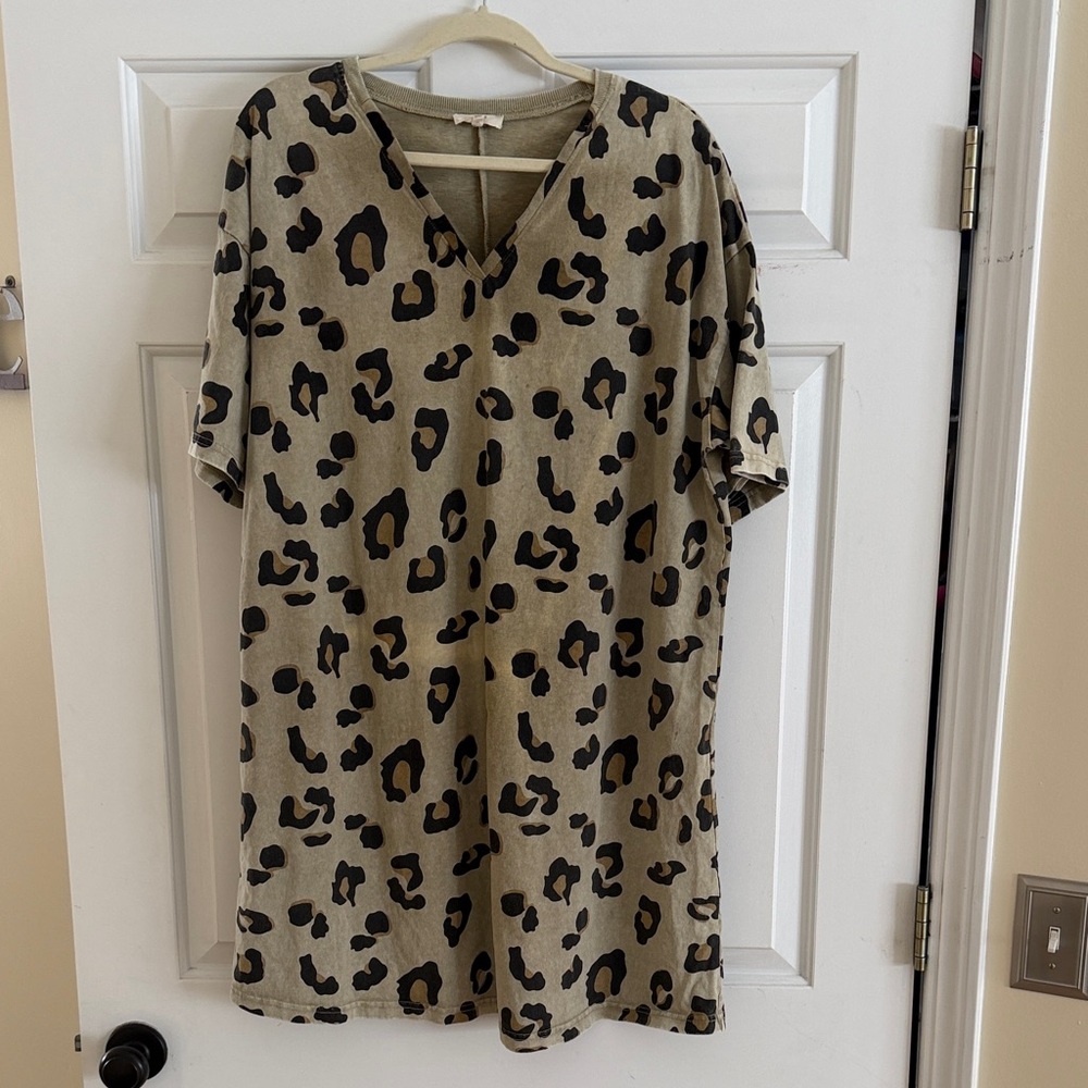 Easel Leopard Print V-Neck T-Shirt Dress